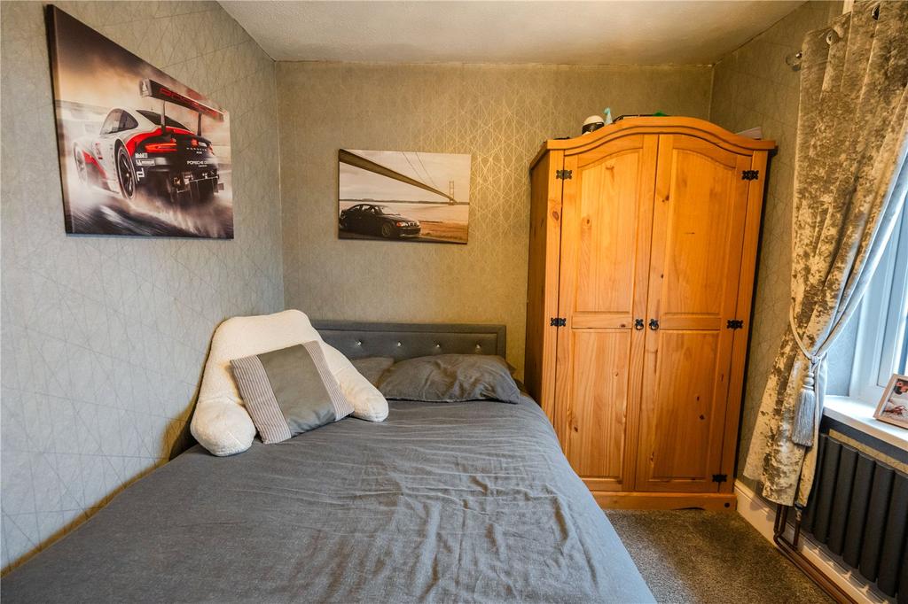 Bedroom 2 (2)