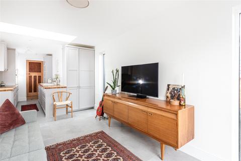 3 bedroom end of terrace house to rent, The Leys, Woburn Sands, Milton Keynes, Buckinghamshire, MK17