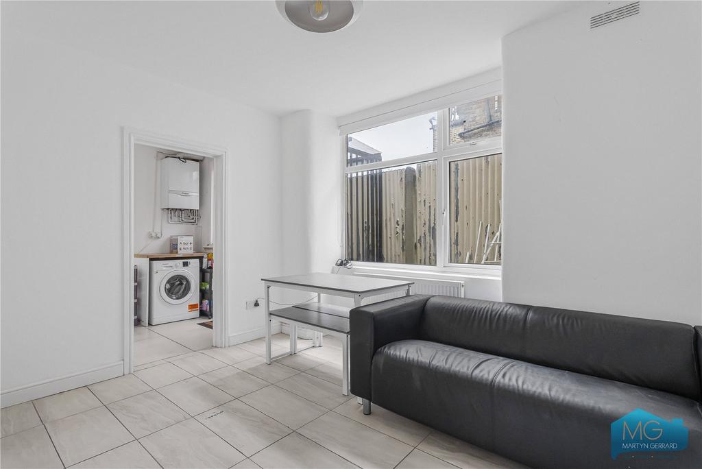 House in London - View 3