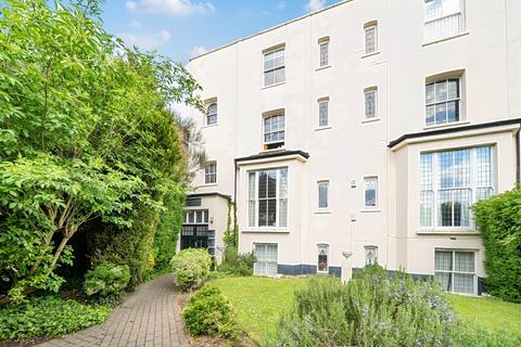 3 bedroom flat to rent, Haringey Park London N8