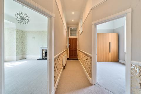 3 bedroom flat to rent, Haringey Park London N8