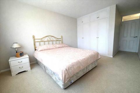 2 bedroom apartment for sale, Rembrandt Court, Kenton Road, Harrow