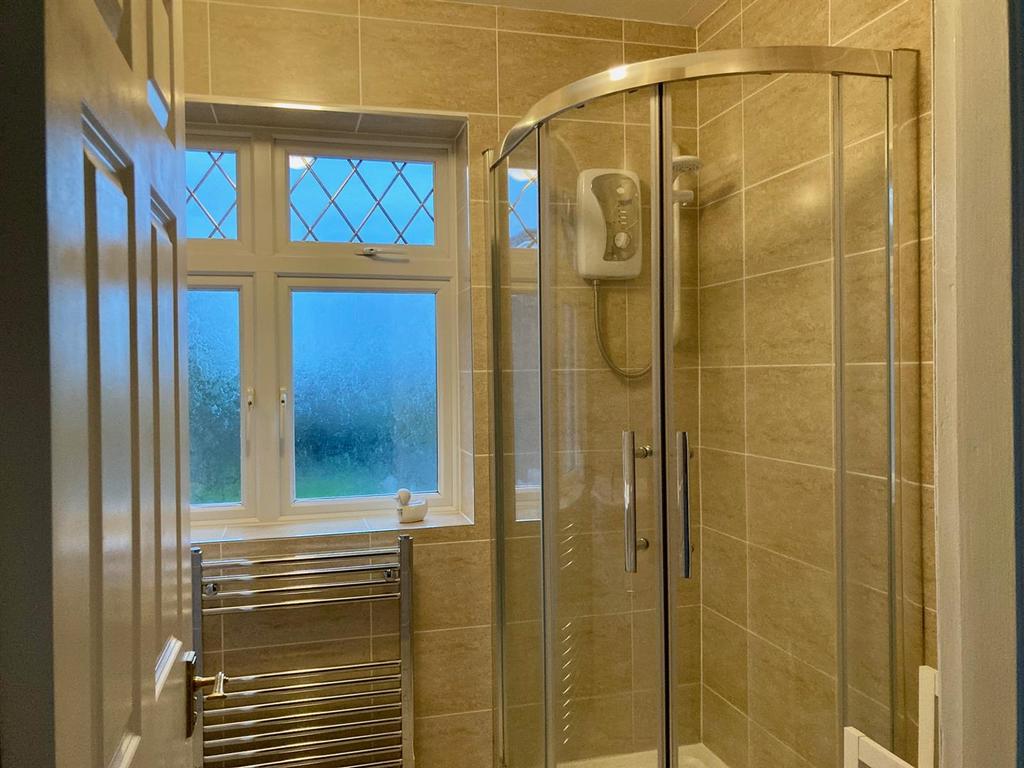 105 ashby bathroom.jpg