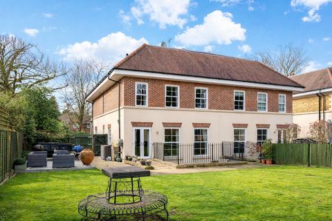 undefined, Brooklands Road, Weybridge, KT13
