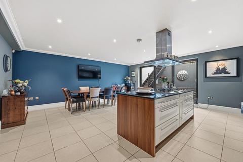 undefined, Brooklands Road, Weybridge, KT13