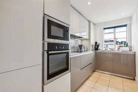 2 bedroom flat to rent, Westbourne Crescent, London W2