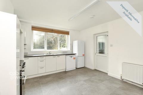 4 bedroom detached house to rent, Haling Park Road, South Croydon CR2