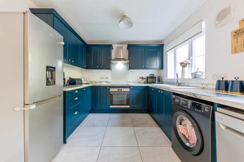 3 bedroom semi-detached house for sale, Minerva Close, Grantham, NG32