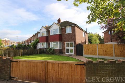 3 bedroom semi-detached house to rent, Stanwell Road, Ashford