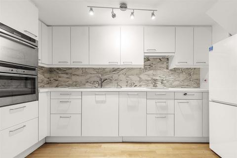 2 bedroom maisonette to rent, Portobello Road, London, W11