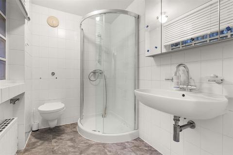 2 bedroom maisonette to rent, Portobello Road, London, W11