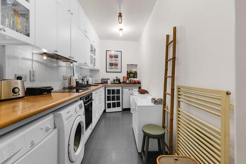 2 bedroom apartment to rent, Knightsbridge, London
