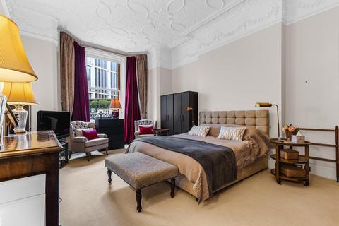 2 bedroom apartment to rent, Knightsbridge, London
