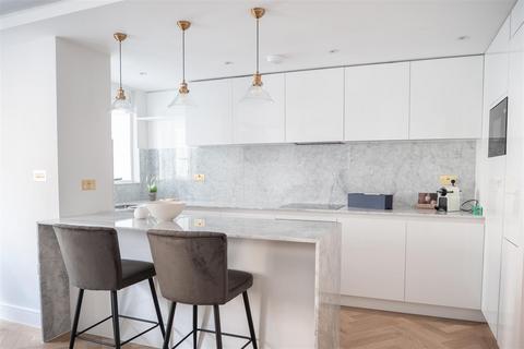 3 bedroom apartment to rent, Harley Street, Fitzrovia, London, London borough of Westminster, W1G
