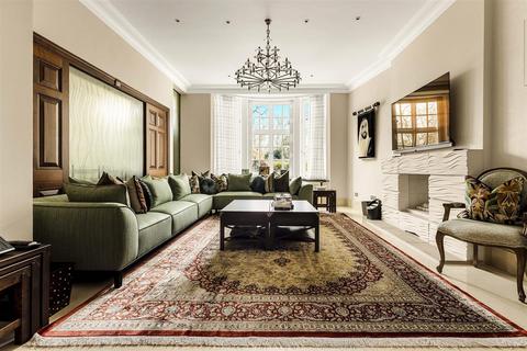 undefined, Hyde Park Gate, Kensington And Chelsea, SW7