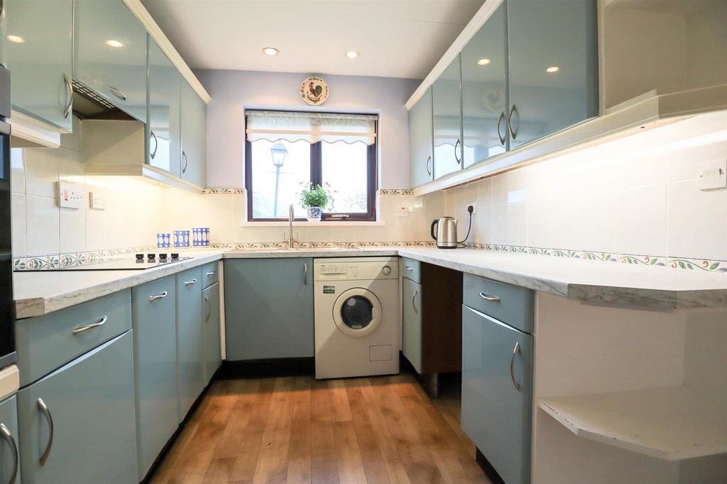 Kitchen (2).jpg