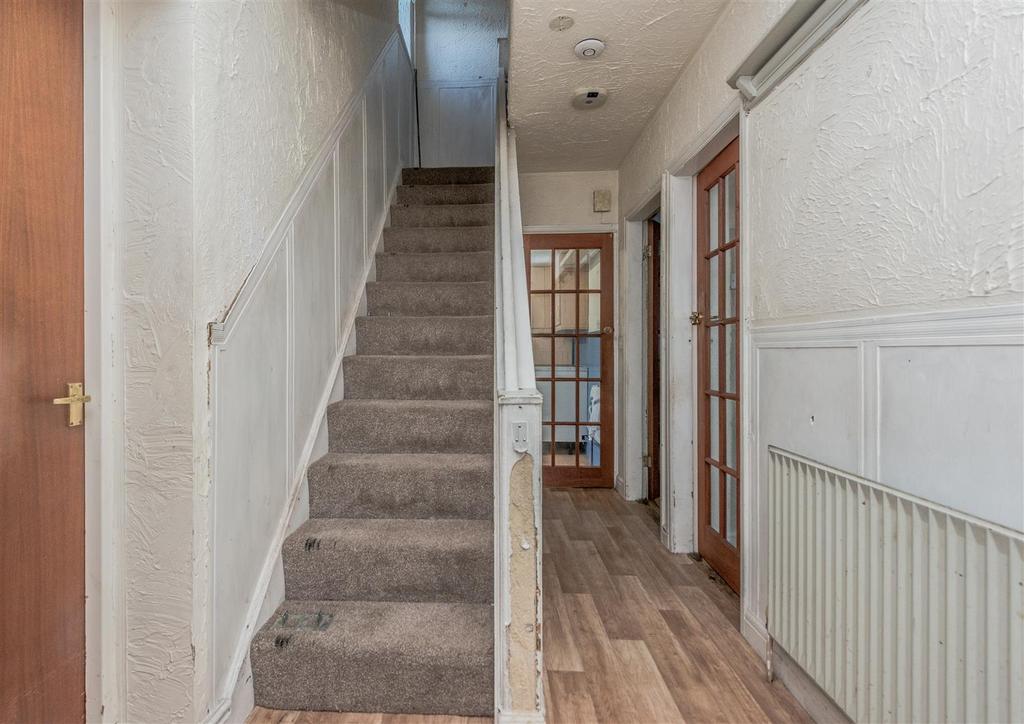 Entrance Hallway:
