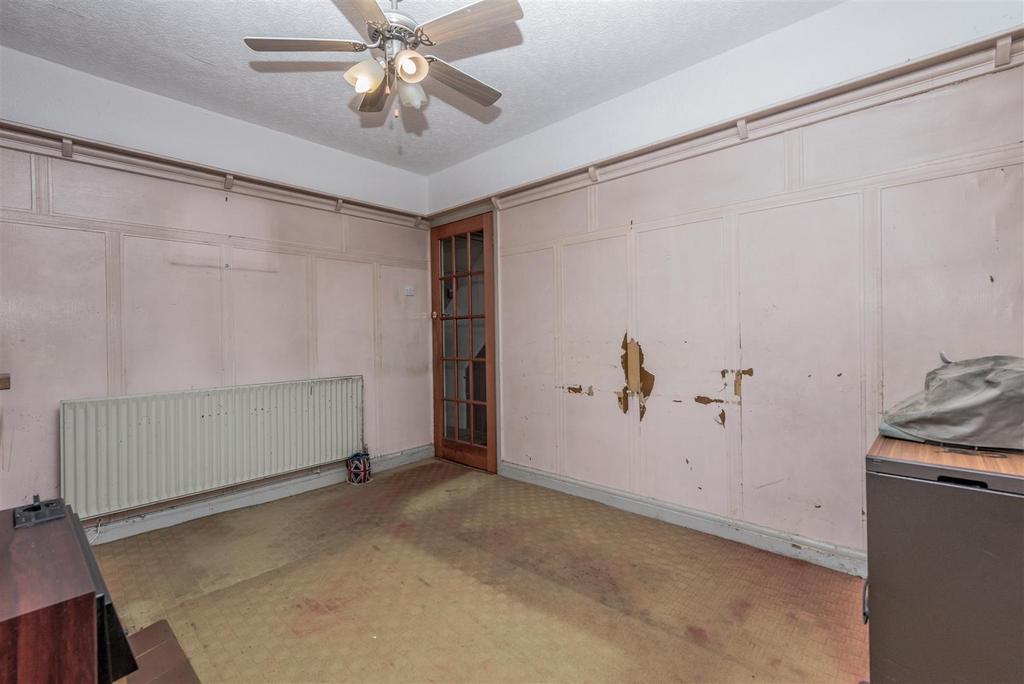 Dining Room: