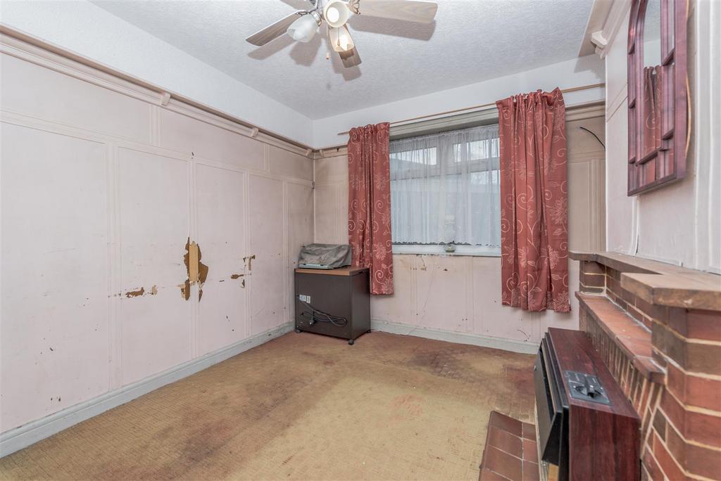 Dining Room: