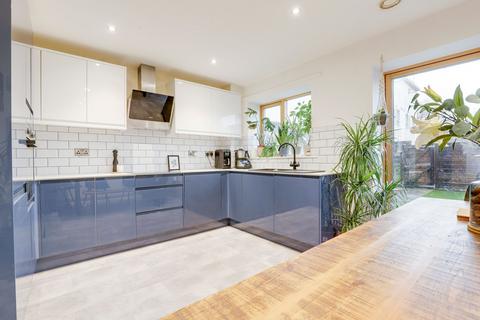 3 bedroom terraced house for sale, Bathley Street, Nottingham NG2