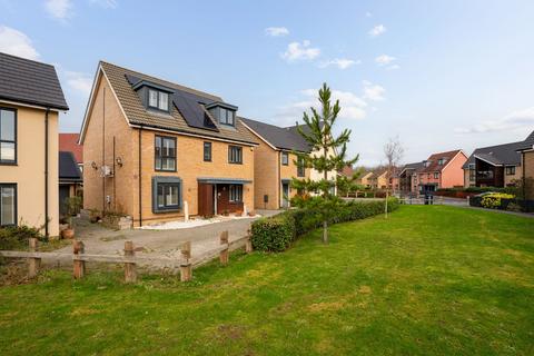 5 bedroom detached house for sale, Gladiator Road, Upper Cambourne, CB23