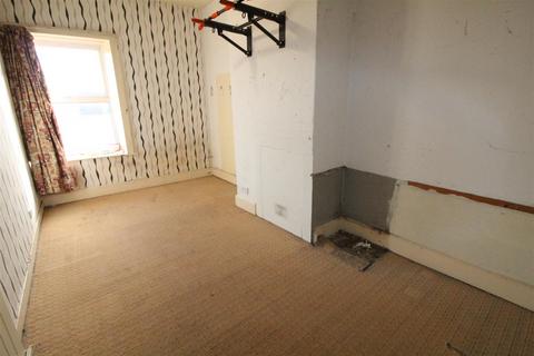 3 bedroom terraced house for sale, Huddersfield Road, Birstall