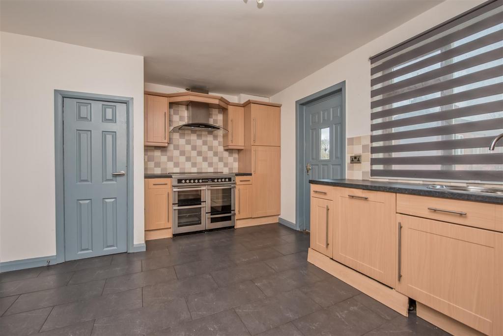 Fitted Dining Kitchen: