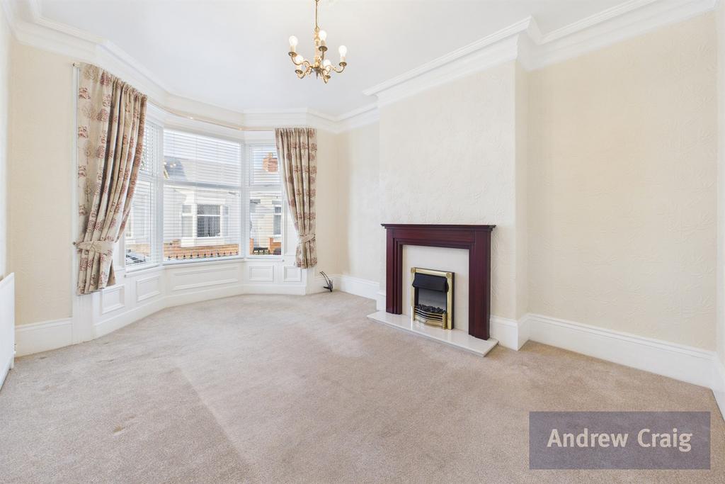 Bedroom/Reception Tw