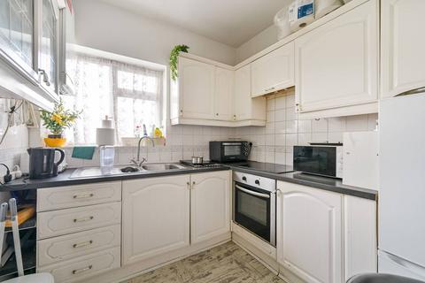 2 bedroom flat for sale, Swallowfield House, Bath Road, TW4, Hounslow, TW4