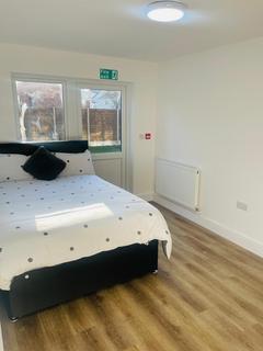 1 bedroom in a house share to rent, North Hyde Road, Hayes UB3