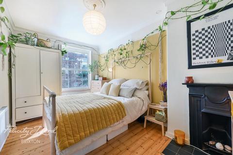 2 bedroom flat for sale, Loughborough Estate, London