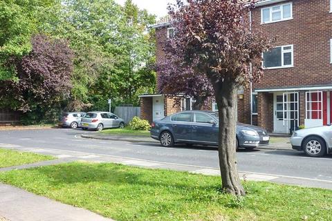 2 bedroom flat for sale, Cumberland Close, St Margarets, Twickenham, TW1