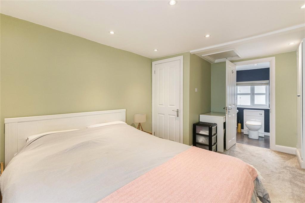 Principal bedroom