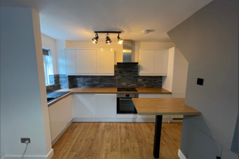 1 bedroom end of terrace house to rent, Westfield Walk, High Wycombe, HP12