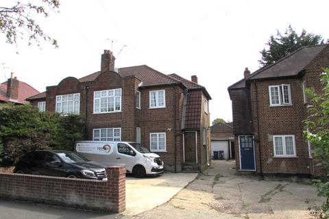 2 bedroom maisonette to rent, Woodcock Hill, Harrow, Middlesex HA3