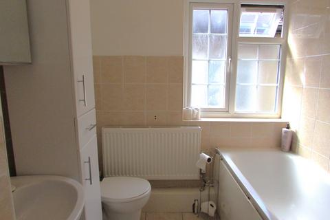 2 bedroom maisonette to rent, Woodcock Hill, Harrow, Middlesex HA3