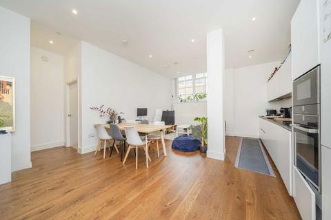 2 bedroom flat to rent, Winchester Street, London W3