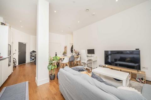 2 bedroom flat to rent, Winchester Street, London W3