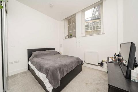 2 bedroom flat to rent, Winchester Street, London W3