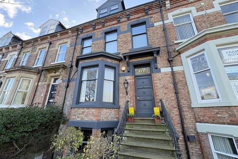 4 bedroom terraced house for sale, Woodland Road, Darlington