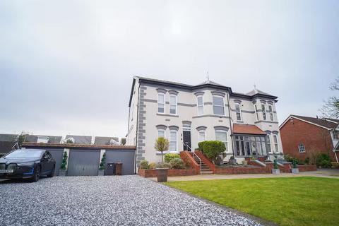 3 bedroom semi-detached house to rent, Grosvenor Road, Southport PR8