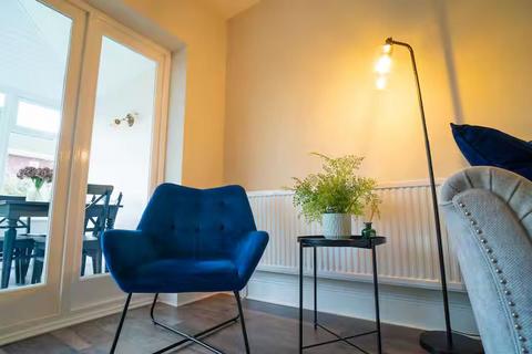 3 bedroom semi-detached house to rent, Grosvenor Road, Southport PR8