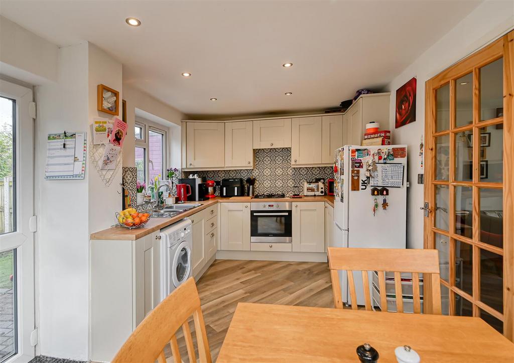53 Clee View Road-10.jpg