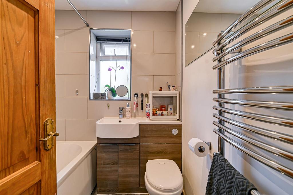 53 Clee View Road-04.jpg