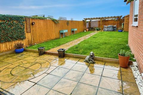 undefined, Cedar Close, Salford Priors