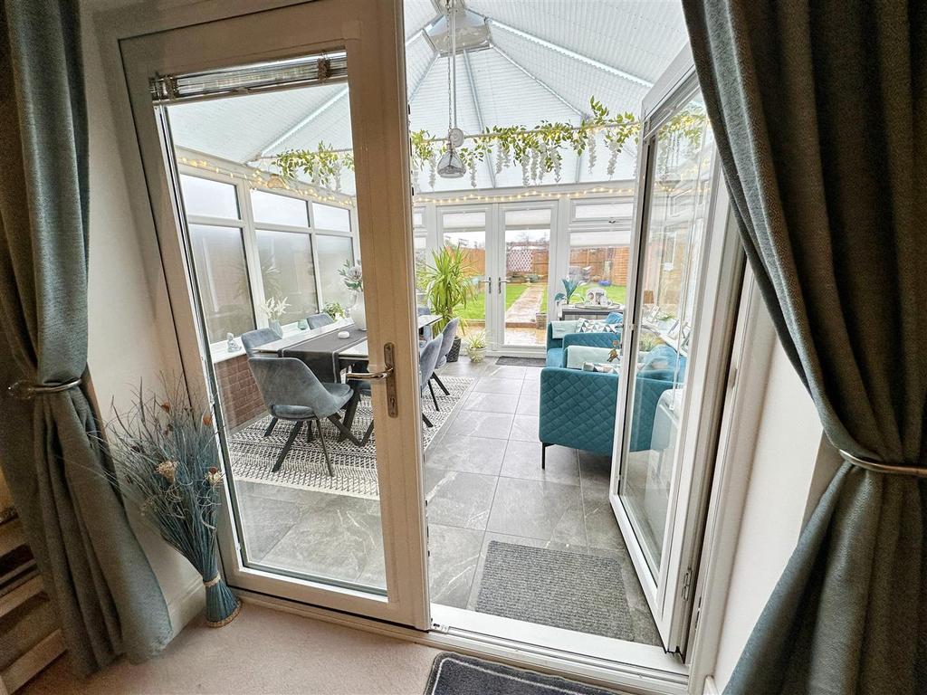 Living room to conservatory