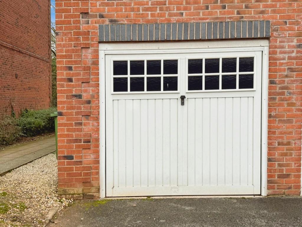 Garage.jpeg