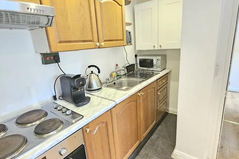 2 bedroom flat to rent, Caledonian Road, London N1