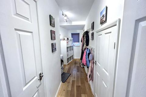 3 bedroom semi-detached house for sale, Clousden Drive, Forest hall, Newcastle upon Tyne, Tyne and Wear, NE12 9DS
