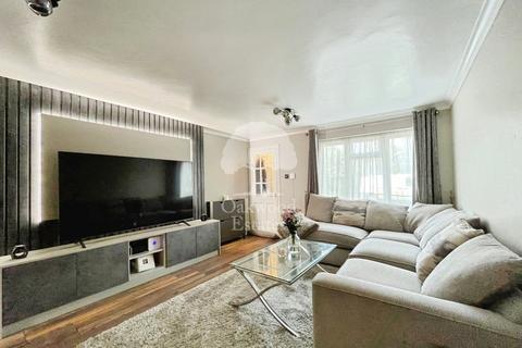 undefined, Fotheringay Gardens, Slough SL1